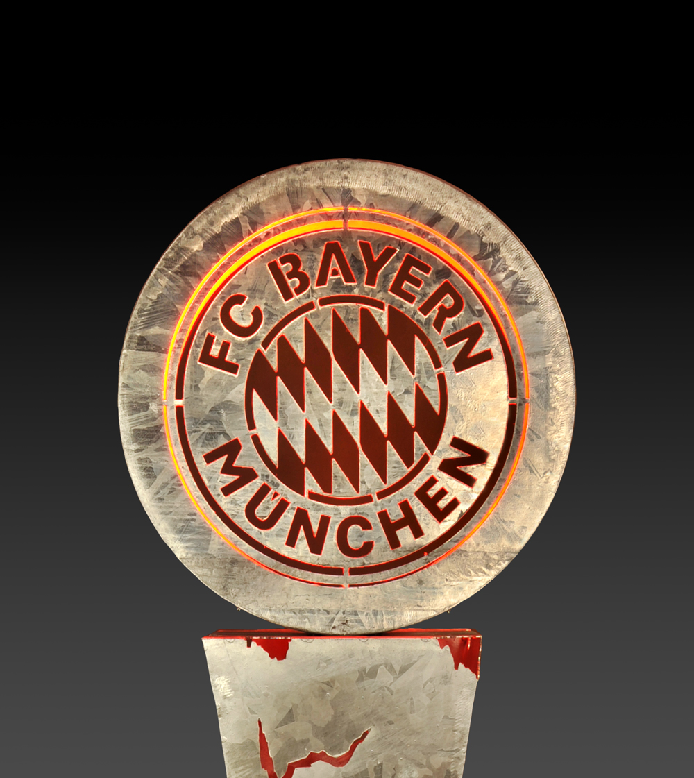 Metallkunst Dekosäule FC Bayern beleuchtbar