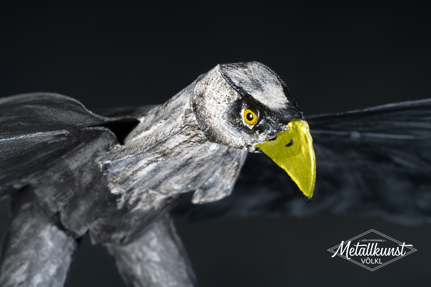 Metall Deko Kunstarbeit Adler im Anflug von Details