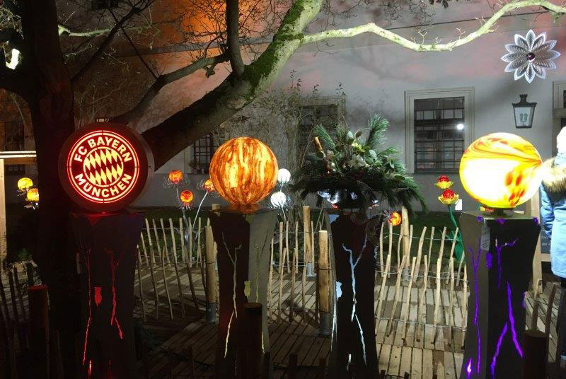 Metallkunst Dekosäulen beleuchtet